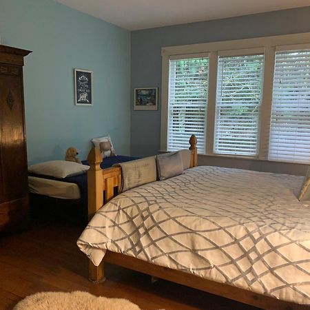 Mountain Meadows Inn & Chalet Suites Ashford Esterno foto