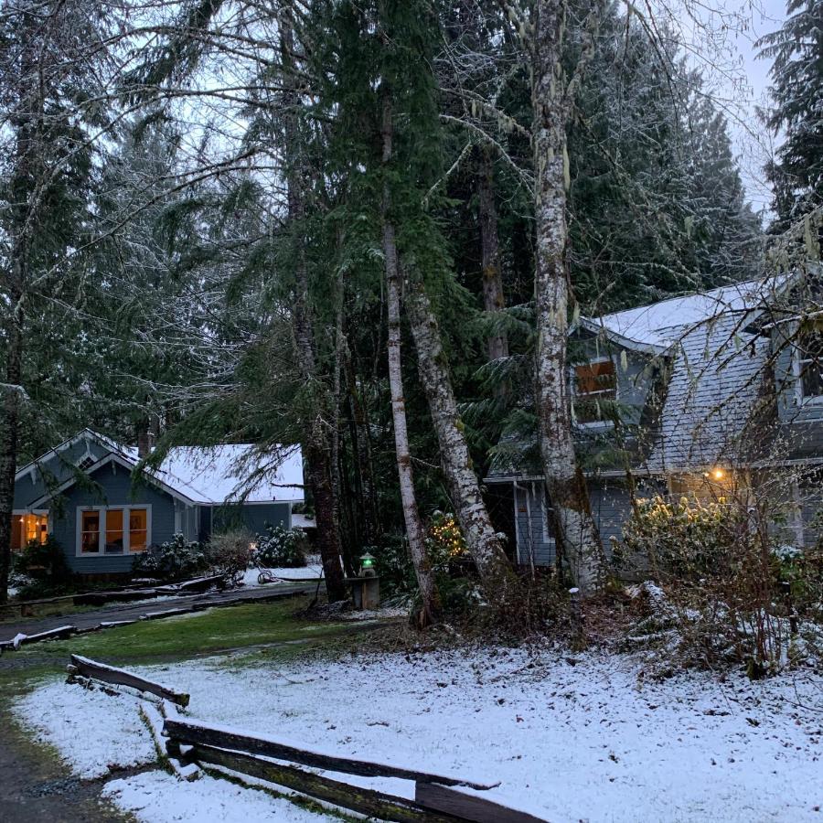 Mountain Meadows Inn & Chalet Suites Ashford Esterno foto