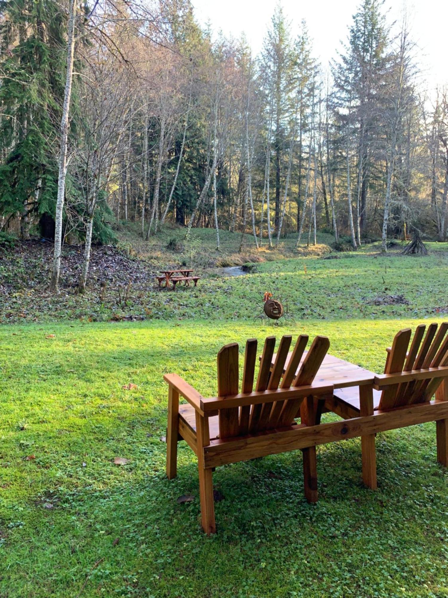 Mountain Meadows Inn & Chalet Suites Ashford Esterno foto
