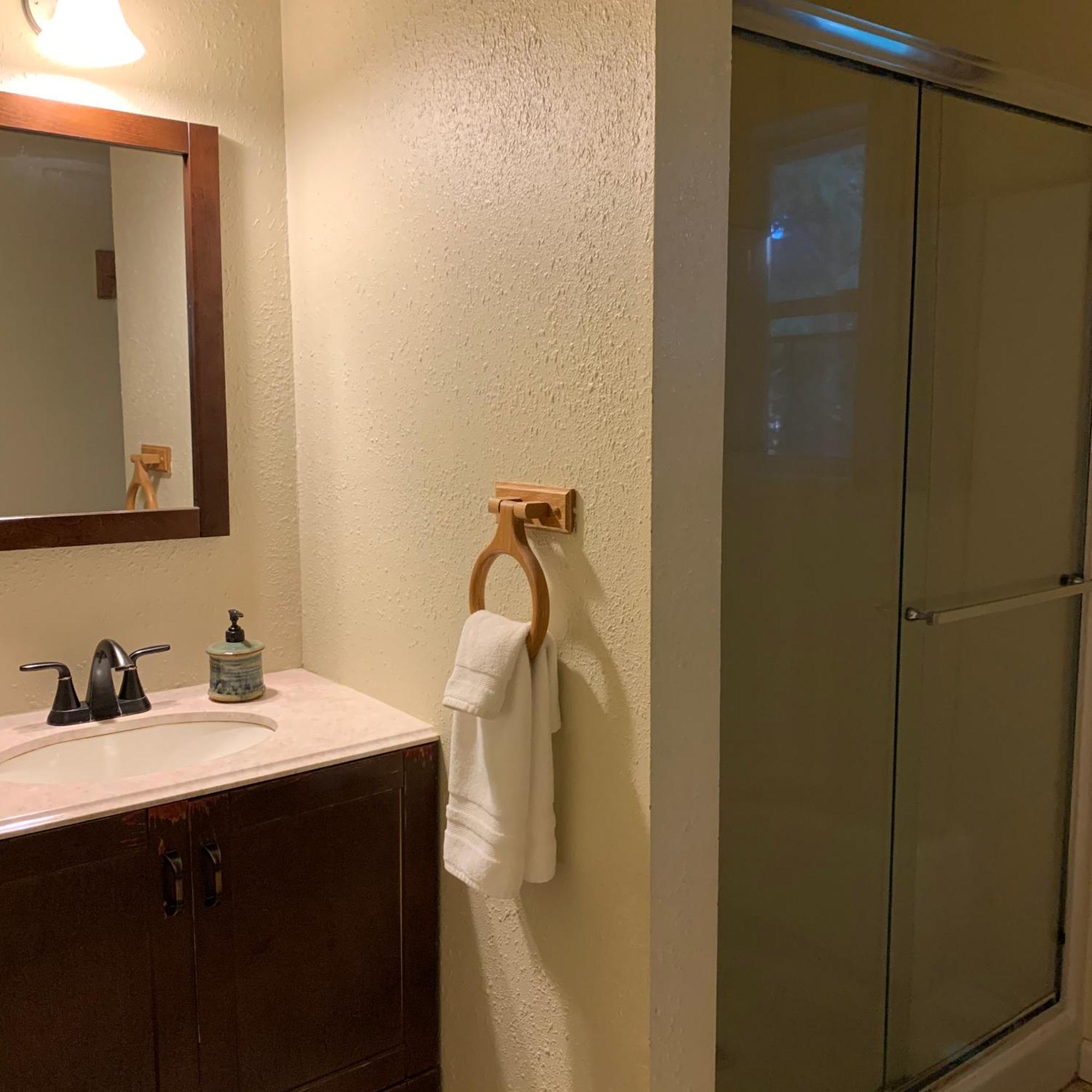 Mountain Meadows Inn & Chalet Suites Ashford Esterno foto