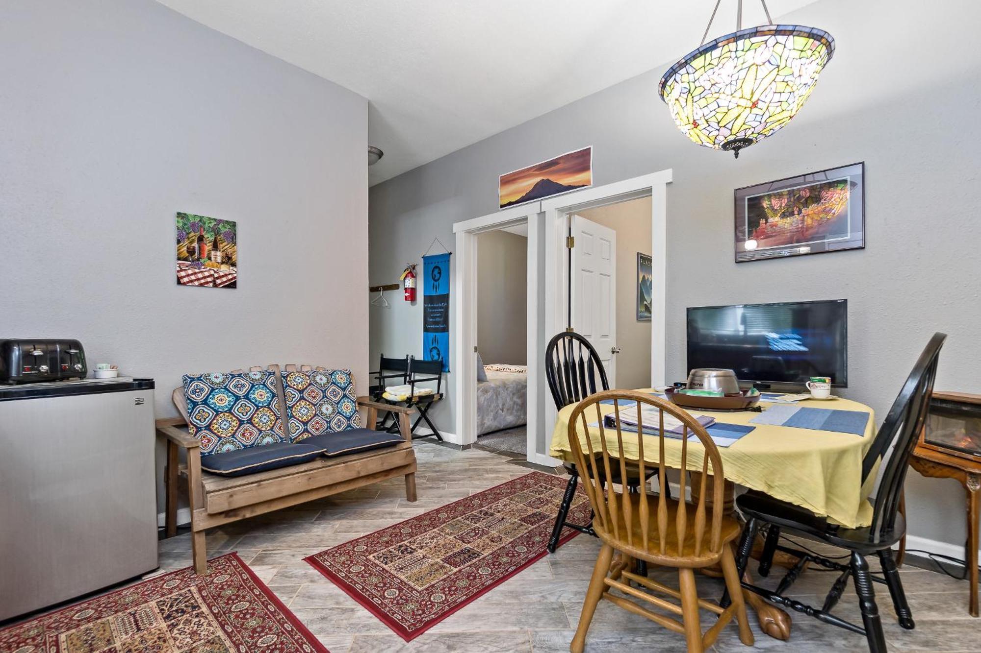 Mountain Meadows Inn & Chalet Suites Ashford Esterno foto