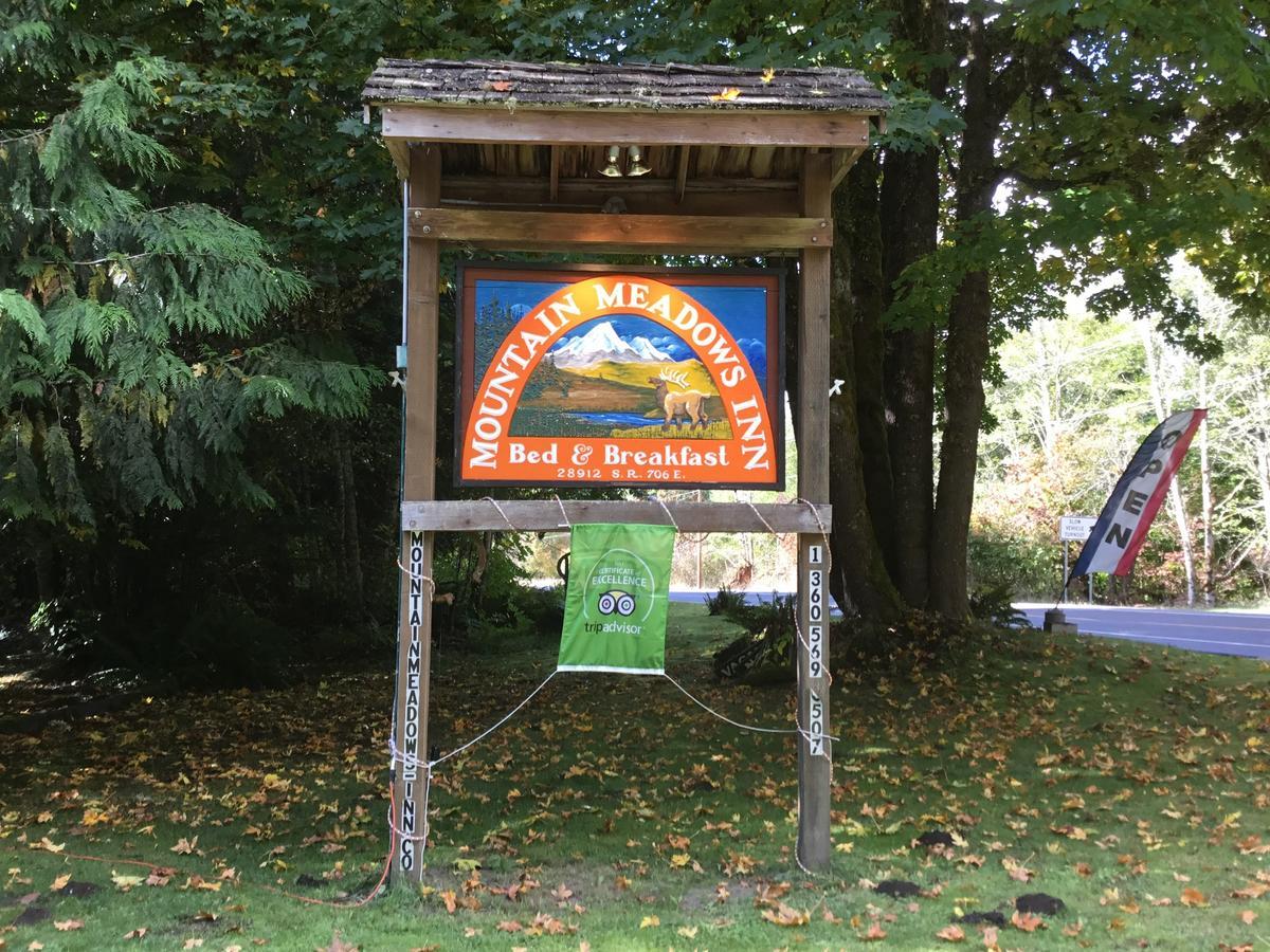 Mountain Meadows Inn & Chalet Suites Ashford Esterno foto